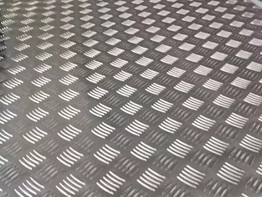 Quomodo Aluminium Checkered Tab Amplio Salutis et Perficiendi in Industrial Applications?
