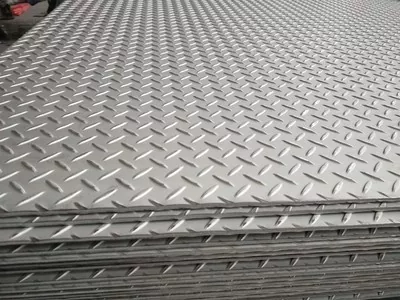 Diver Checkered Tab